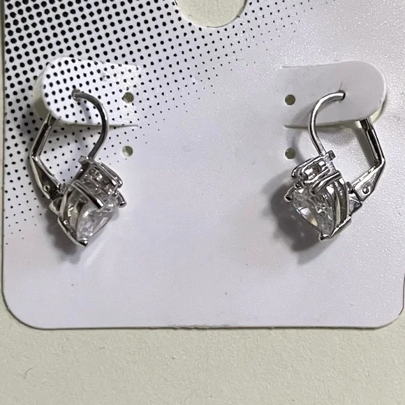 Drop hoop earring - Picture 1 of 2